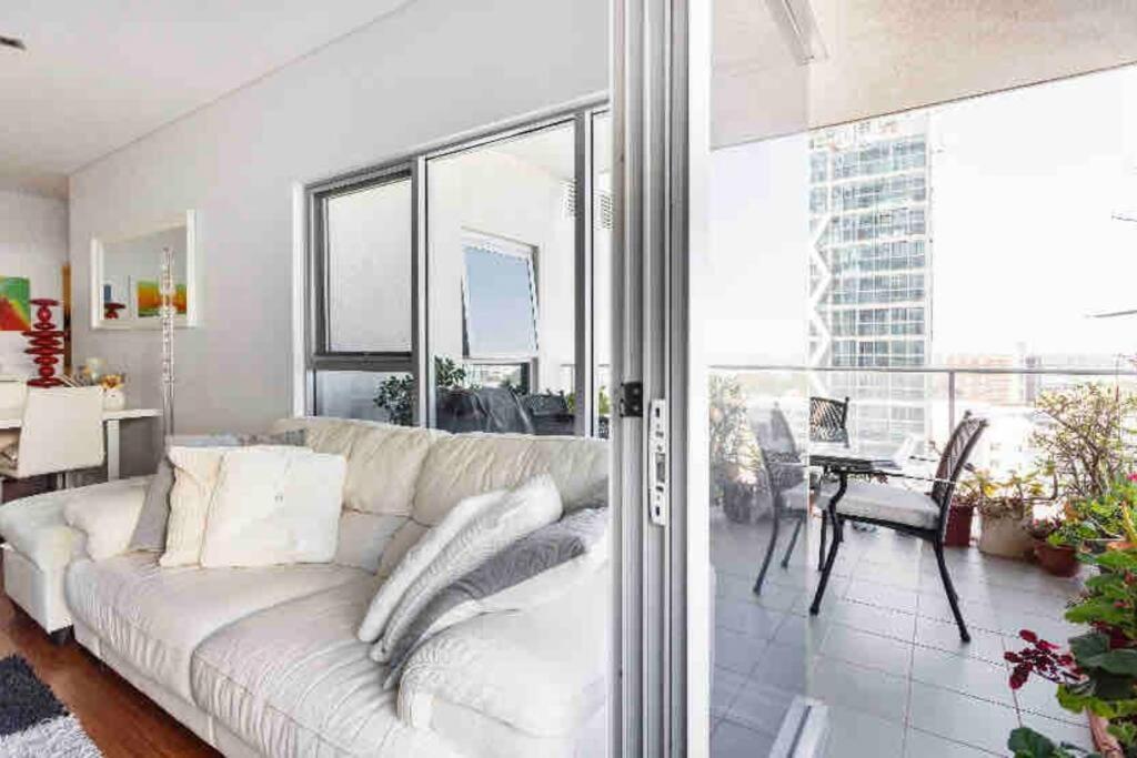 In The City Perth 1B1B Pool And Nice View Exteriör bild